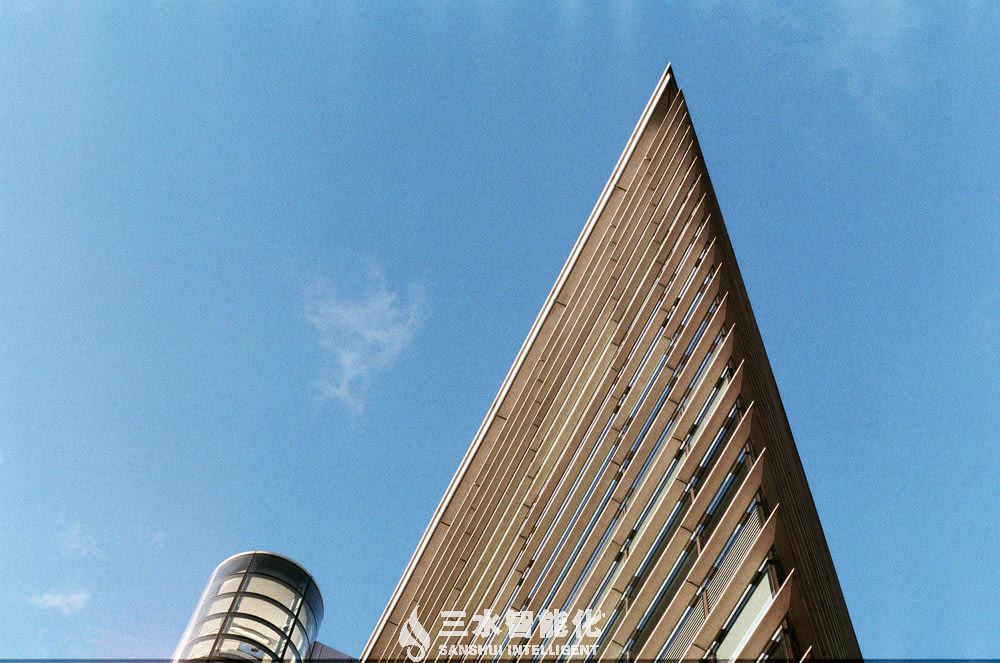 能耗监测系统常见问题诊断和分析!(图1) brown concrete building under blue sky during dayti (1).jpg