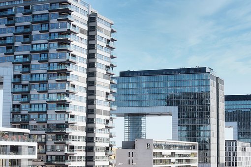 能源监控系统在医疗卫生建筑中的妙用!(图1) 起重机房_ 结构_ 科隆_ 现代的_ 建造_ 彩色玻璃窗户_ 现代建筑_ 房子 (1).jpg